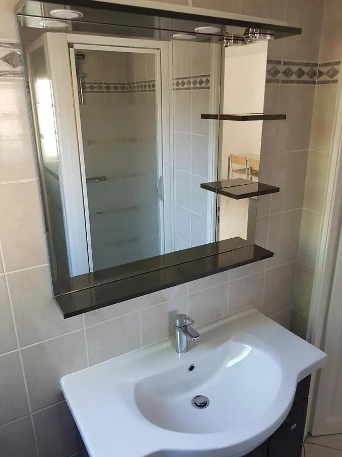 Charmant Studio De 30 M2 Tres Calme Avec Sa Grande Belle Terrasse Et Son Jardin Privatif Tremblay-en-France Apartment