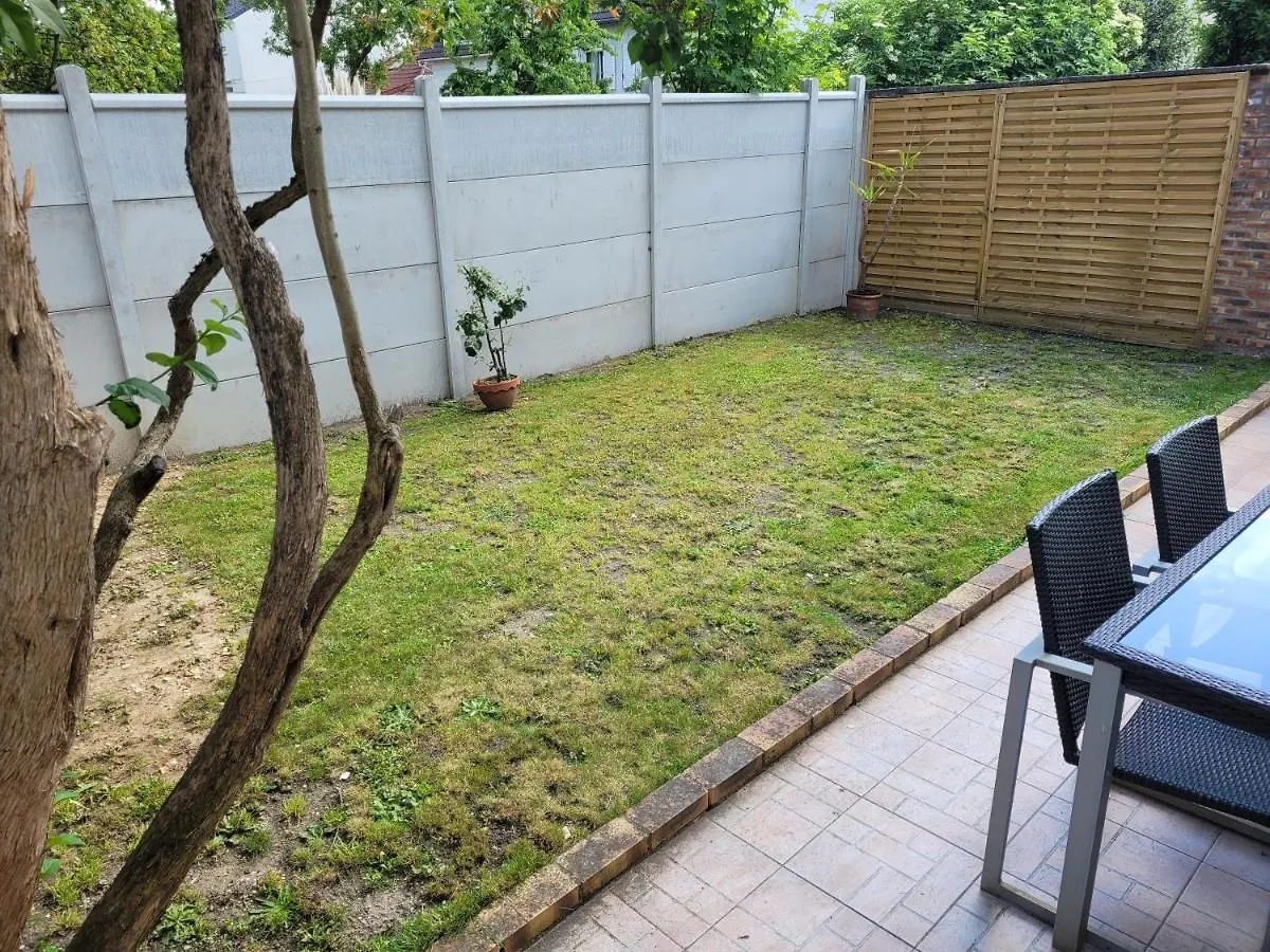 Apartment Charmant Studio De 30 M2 Tres Calme Avec Sa Grande Belle Terrasse Et Son Jardin Privatif Tremblay-en-France France