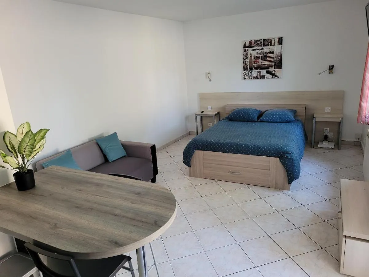 Apartment Charmant Studio De 30 M2 Tres Calme Avec Sa Grande Belle Terrasse Et Son Jardin Privatif Tremblay-en-France